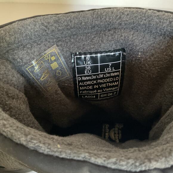 Dr. Martens Black Padded Winter Snow Boots Women’s Sz 7 Platform Waterproof NWT - Picture 8 of 10